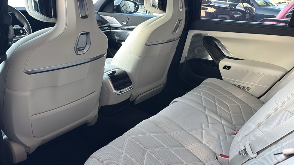 2024 BMW 740 d xDrive MSport 21Zoll Cinema Loung St - Image 8