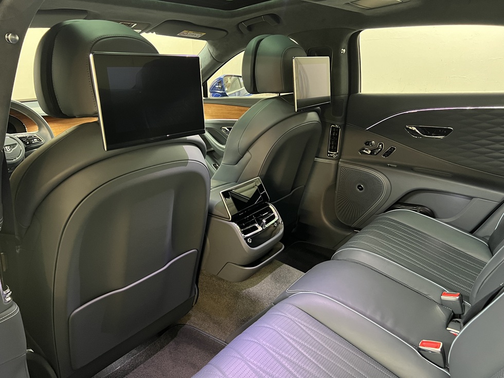 2022 Bentley Flying Spur AZURE HYBRID - Image 7