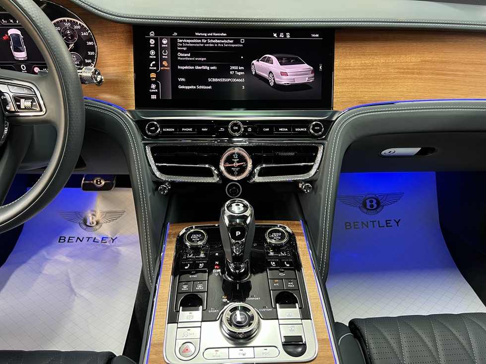 2022 Bentley Flying Spur AZURE HYBRID - Image 5