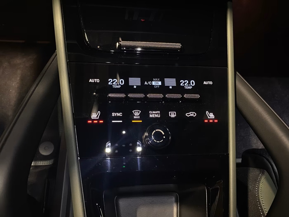 2025 Porsche Cayenne E-Hybrid Sportabgas Luftfederung - Image 6