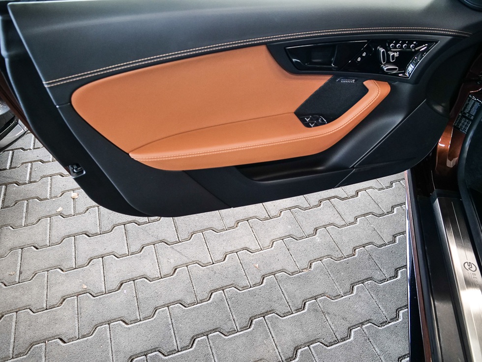 2024 Jaguar F-Type Coupe R AWD P575 Spiced Copper Edition - Image 9