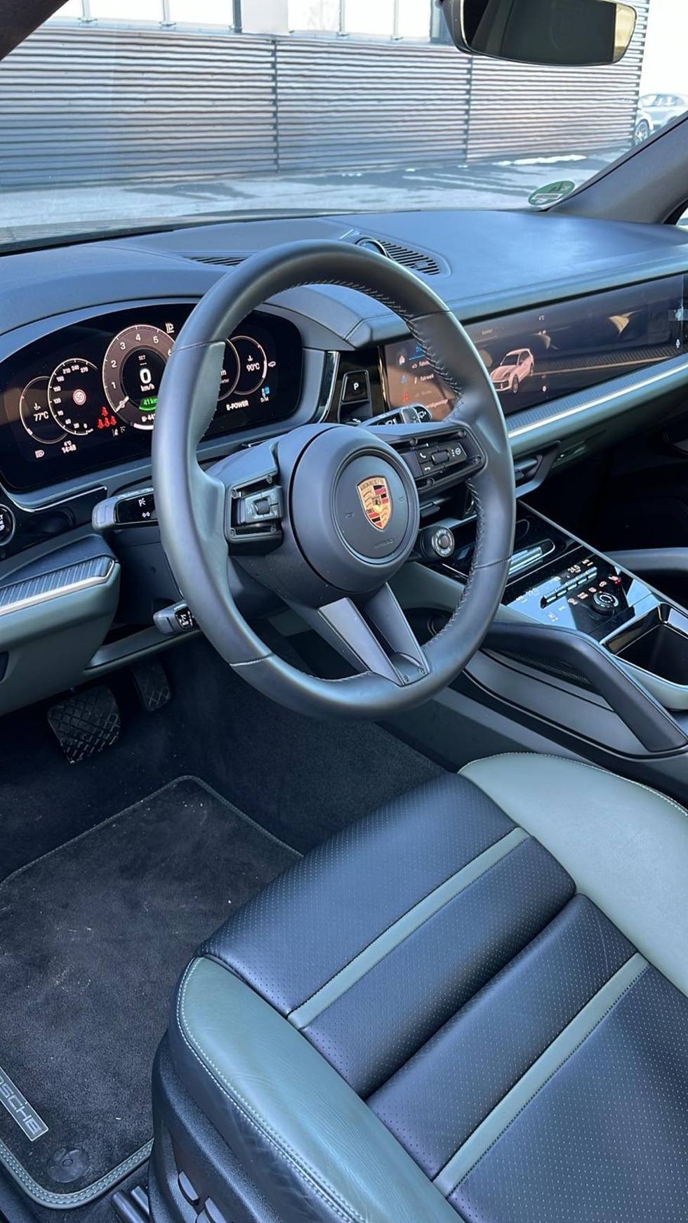 2025 Porsche Cayenne E-Hybrid Sportabgas Luftfederung - Image 5